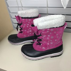 Girls snow boots size 3